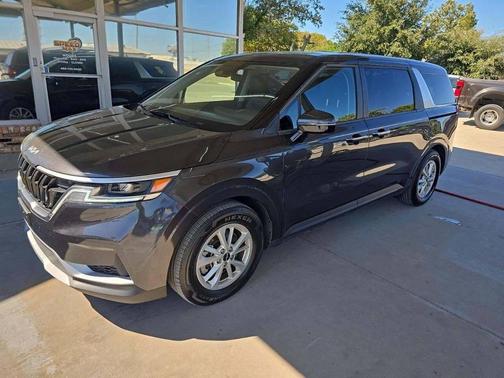 2024 Kia Carnival LX