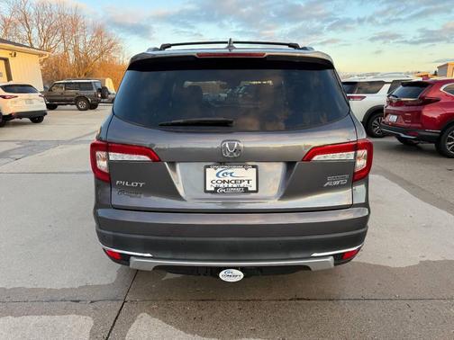 2020 Honda Pilot Touring 8-Passenger