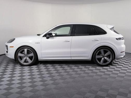 2025 Porsche Cayenne Turbo