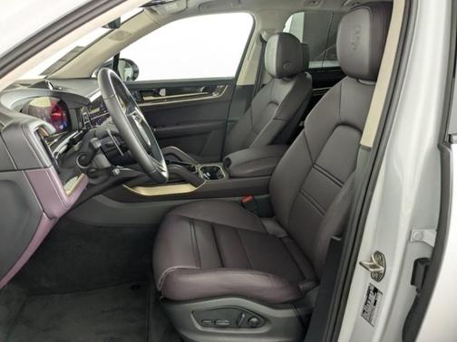 2025 Porsche Cayenne Turbo