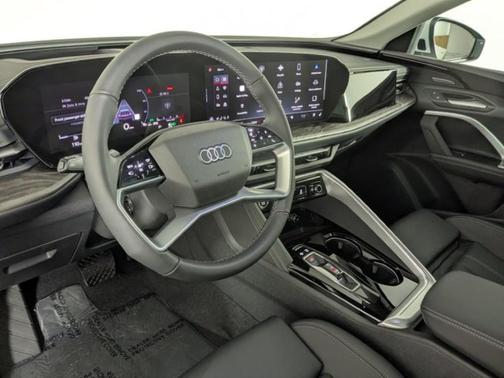 2025 Audi Q5 2.0T quattro Premium