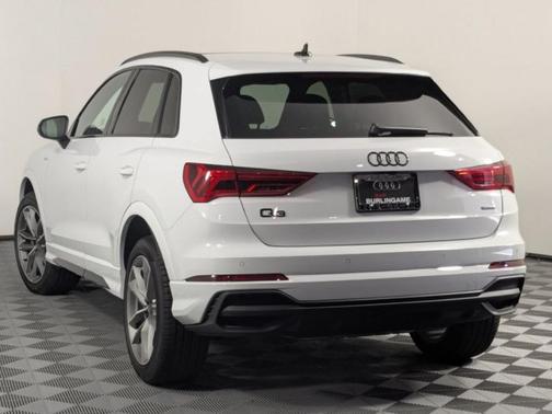 2025 Audi Q3 45 S line Premium