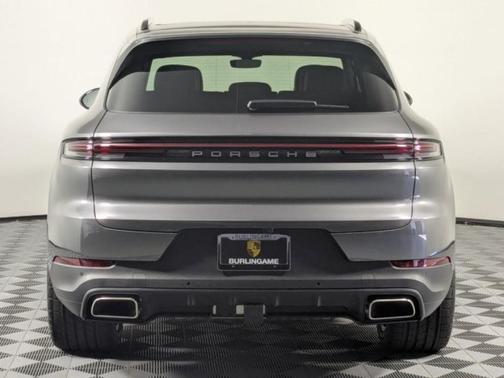 2025 Porsche Cayenne Base