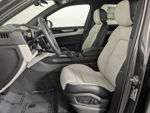 2025 Porsche Cayenne Base