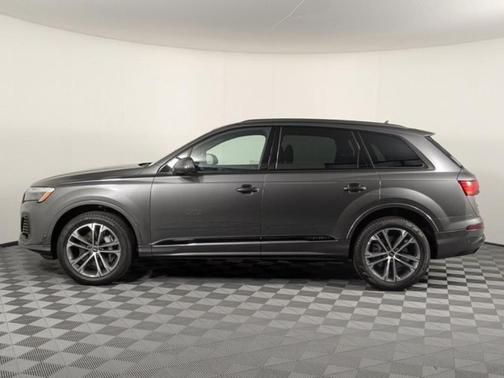 2025 Audi Q7 45 Premium Plus