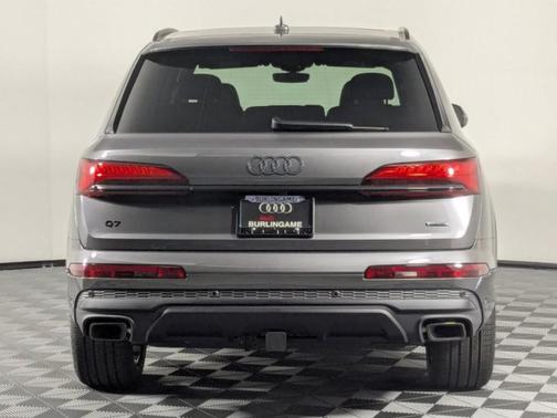 2025 Audi Q7 45 Premium Plus