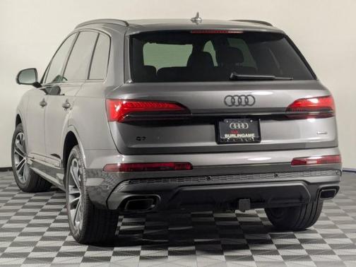2025 Audi Q7 45 Premium Plus