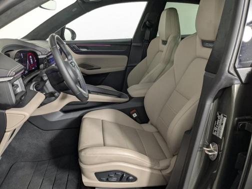 2024 Porsche Macan Turbo