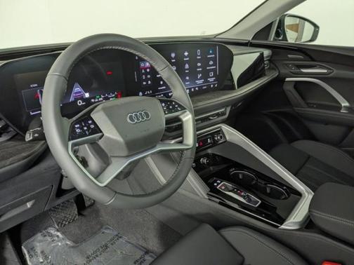2025 Audi Q5 2.0T quattro Premium