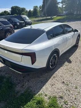 Snow White Pearl 2025 Kia K4 EX