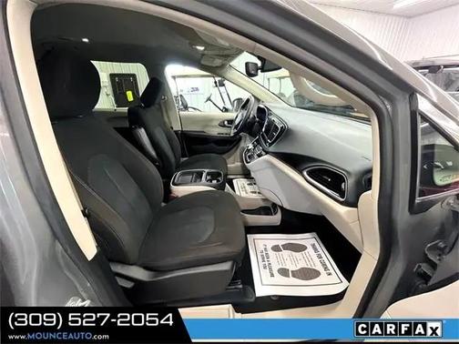 2020 Chrysler Pacifica Touring