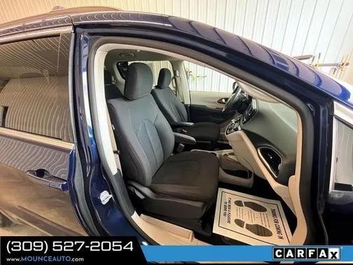 Jazz Blue Pearlcoat 2017 Chrysler Pacifica LX