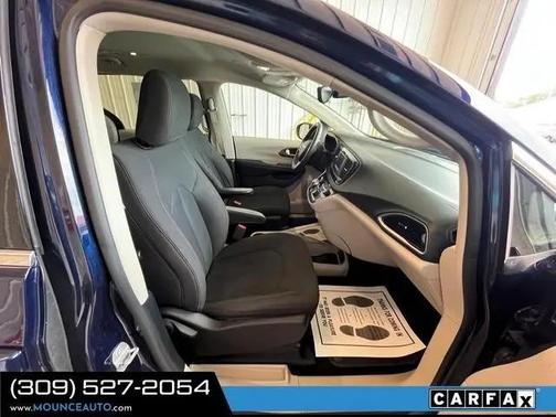 Jazz Blue Pearlcoat 2017 Chrysler Pacifica LX