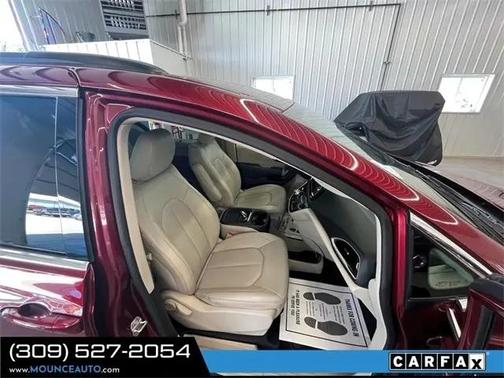 2021 Chrysler Voyager LXI