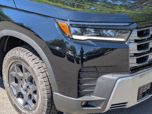 Crystal Black Pearl 2026 Honda Pilot TrailSport