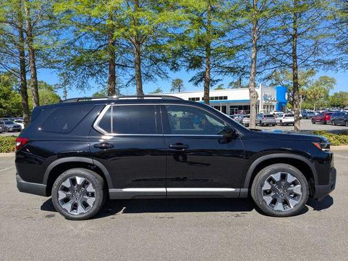 Crystal Black Pearl 2026 Honda Pilot Touring 8-Passenger