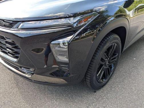 Mosaic Black Metallic 2024 Chevrolet Trax FWD ACTIV