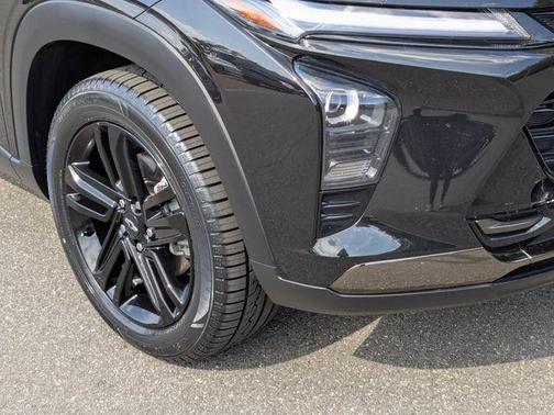Mosaic Black Metallic 2024 Chevrolet Trax FWD ACTIV