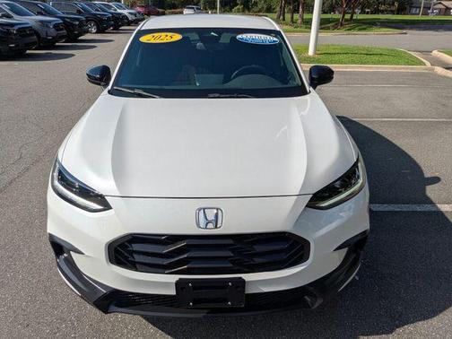Platinum White Pearl 2025 Honda HR-V 2WD Sport