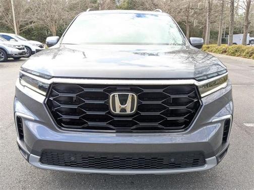 2025 Honda Pilot Touring 8-Passenger