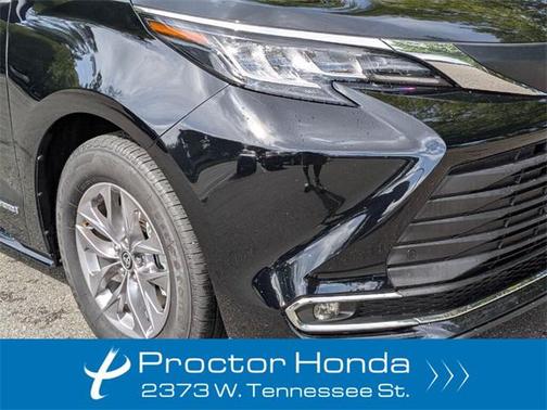 2021 Toyota Sienna XLE 8 Passenger