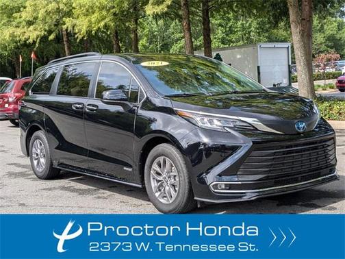 2021 Toyota Sienna XLE 8 Passenger