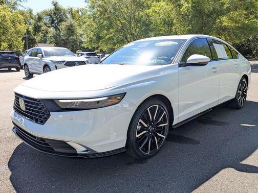 Platinum White Pearl 2023 Honda Accord Hybrid Touring