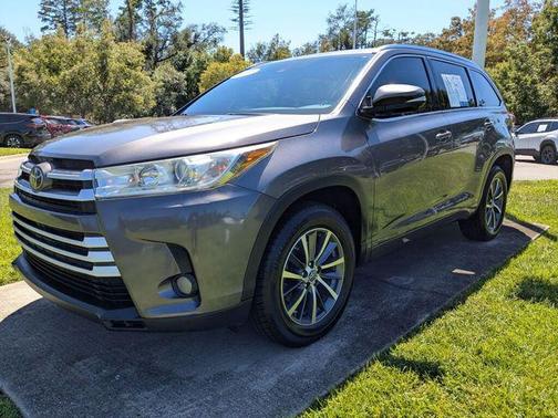 Predawn Gray Mica 2017 Toyota Highlander XLE