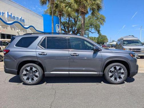 Modern Steel Metallic 2026 Honda Pilot Touring 8-Passenger