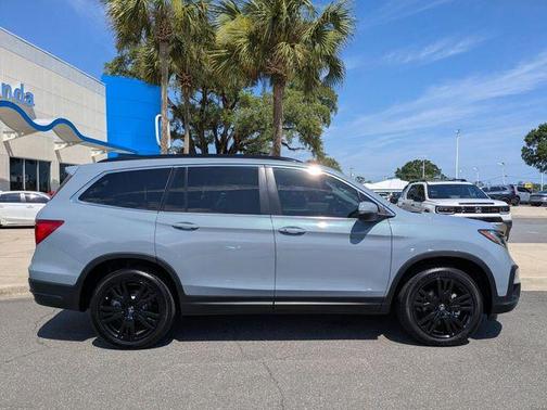 Sonic Gray Pearl 2022 Honda Pilot 2WD Special Edition