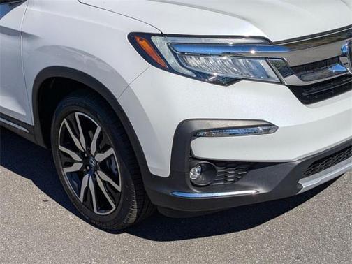 2022 Honda Pilot Touring 8-Passenger