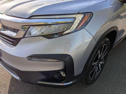 Lunar Silver Metallic 2020 Honda Pilot AWD Elite