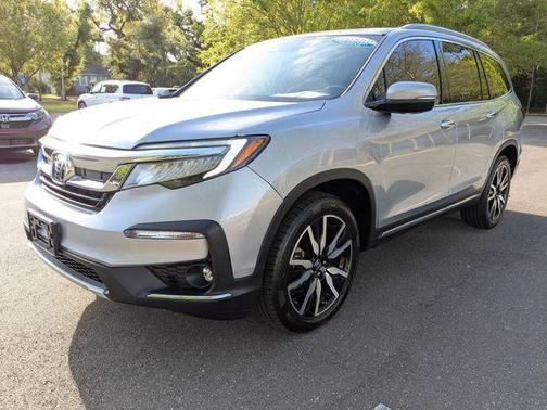 Lunar Silver Metallic 2020 Honda Pilot AWD Elite