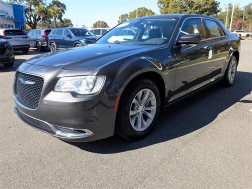 2023 Chrysler 300 Touring