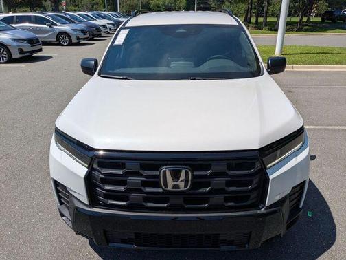 Platinum White Pearl 2026 Honda Pilot Sport