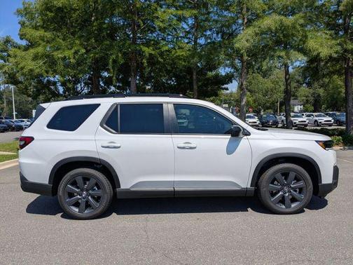 Platinum White Pearl 2026 Honda Pilot Sport