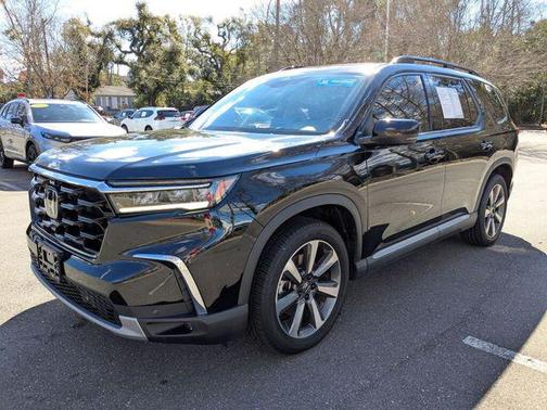 Crystal Black Pearl 2023 Honda Pilot AWD Elite