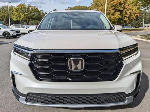 2025 Honda Pilot Touring 8-Passenger