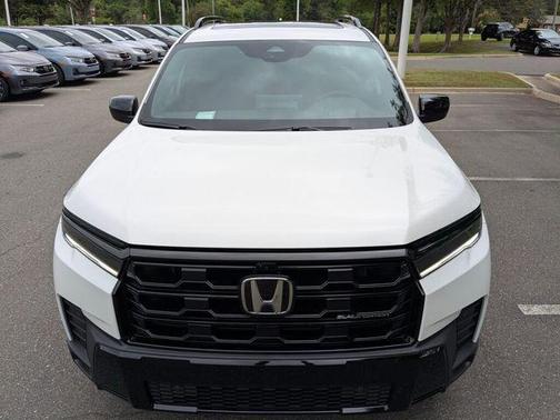 Platinum White Pearl 2026 Honda Pilot Black Edition