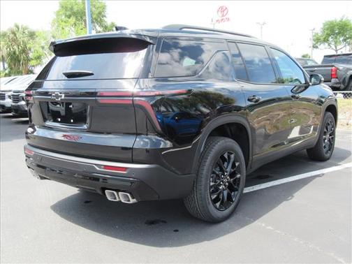 Mosaic Black Metallic 2026 Chevrolet Traverse LT