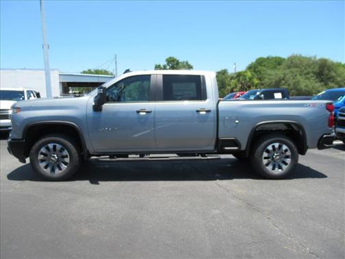 Sterling Gray Metallic 2026 Chevrolet Silverado 2500 Custom