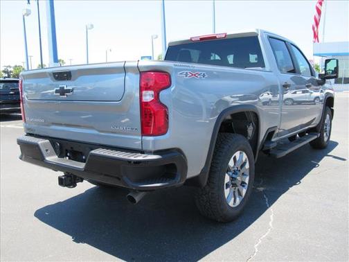 Sterling Gray Metallic 2026 Chevrolet Silverado 2500 Custom