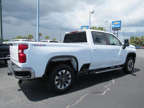 Summit White 2025 Chevrolet Silverado 2500 LT