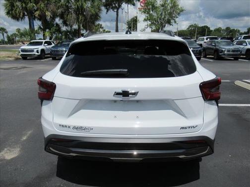 Summit White 2026 Chevrolet Trax FWD ACTIV
