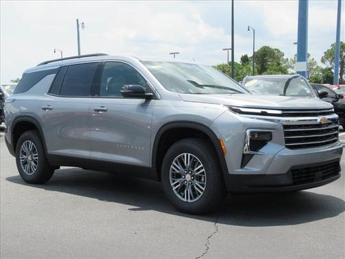Sterling Gray Metallic 2026 Chevrolet Traverse LT