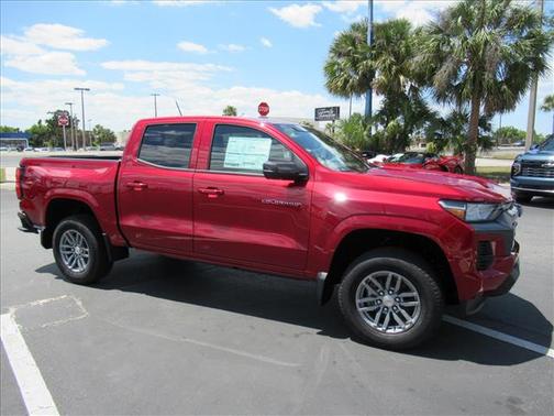 Radiant Red Tintcoat 2026 Chevrolet Colorado LT