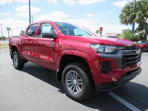 Radiant Red Tintcoat 2026 Chevrolet Colorado LT