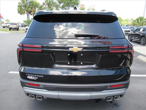 Mosaic Black Metallic 2026 Chevrolet Traverse LT