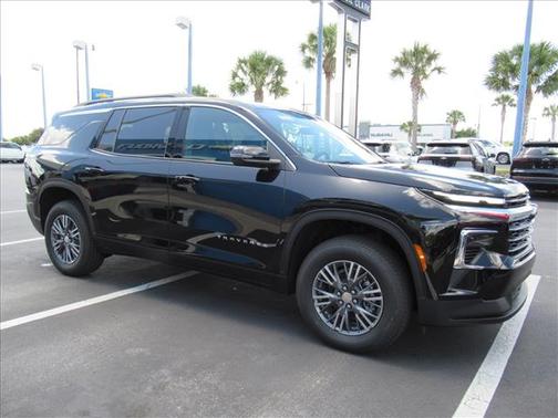 Mosaic Black Metallic 2026 Chevrolet Traverse LT