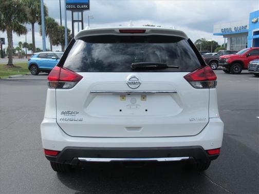 Pearl White Tricoat 2019 Nissan Rogue SV